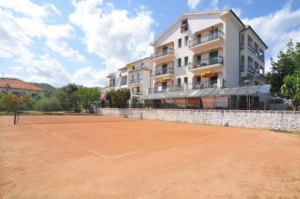 Riviera Apartments 0*, Pietra Ligure