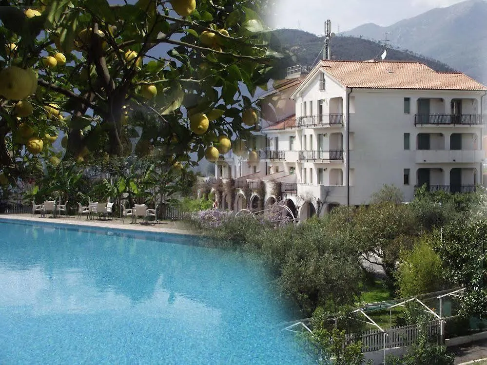 Riviera Apartments 0*, Pietra Ligure