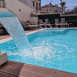 hotel-villa-anthea.hotelinveneto.com/
